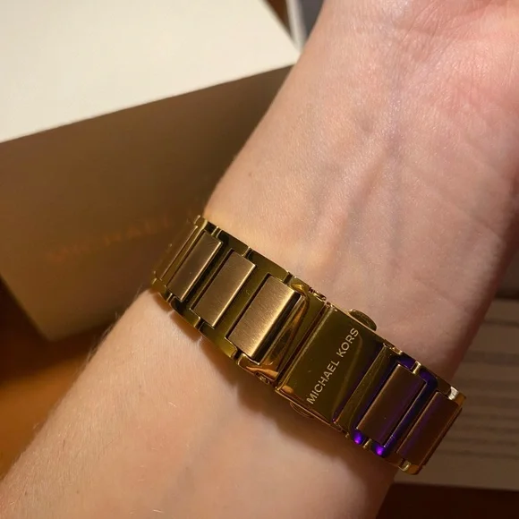 Michael Kors Women's Portia Stainless Steel Bracelet Watch 36mm. *NEVER WORN* - Picture 10 of 11